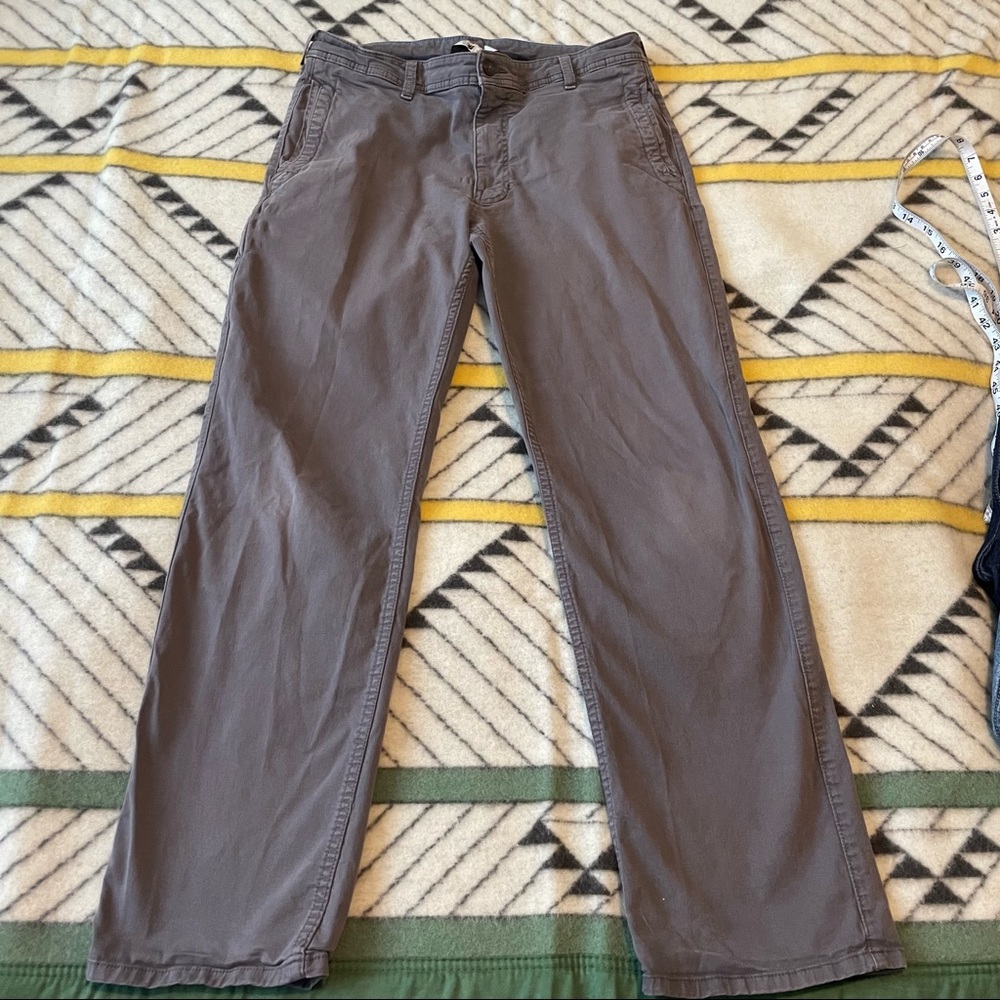 The North Face Mens grey khaki pants 32 x 30